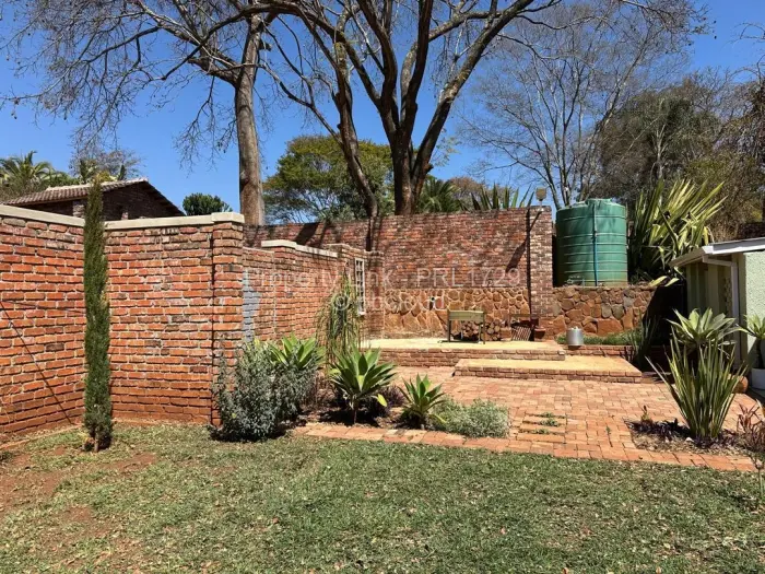 Townhouse/Complex/Cluster to Rent in Rolf Valley