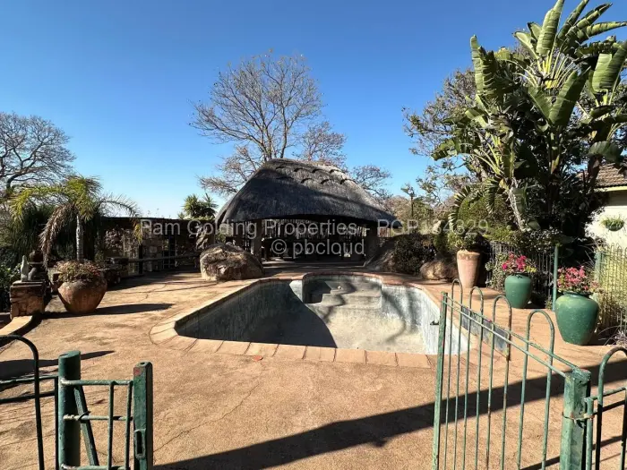 4 Bedroom House for Sale in Burnside, Bulawayo
