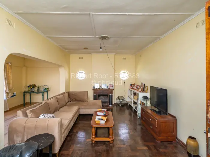 6 Bedroom House for Sale in Greendale, Harare