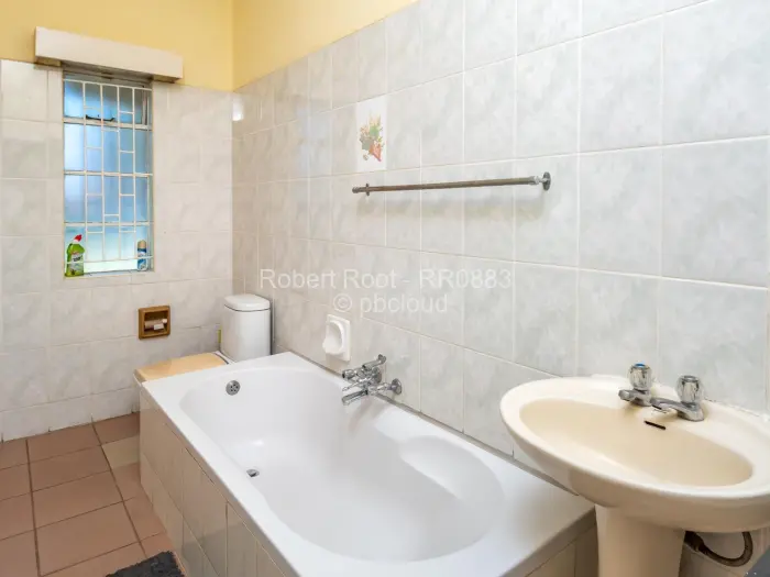 6 Bedroom House for Sale in Greendale, Harare