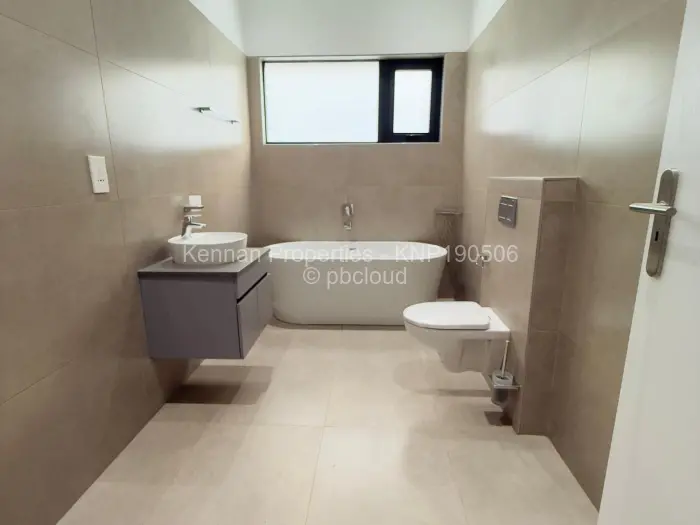 Townhouse/Complex/Cluster to Rent in Borrowdale