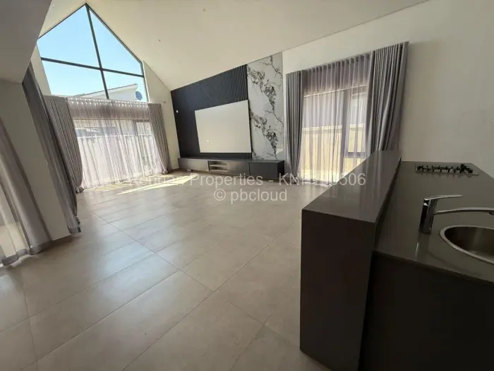 Townhouse/Complex/Cluster to Rent in Borrowdale