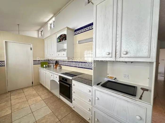 Townhouse/Complex/Cluster to Rent in Borrowdale