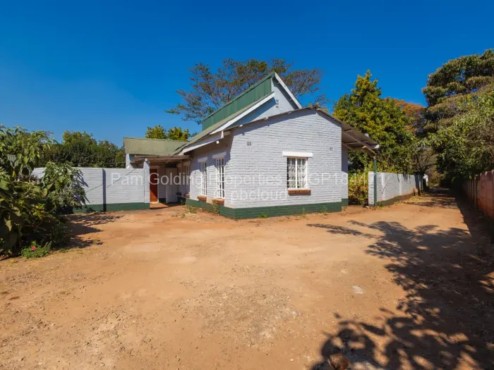 9 Bedroom House for Sale in Greendale, Harare