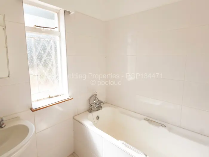 9 Bedroom House for Sale in Greendale, Harare