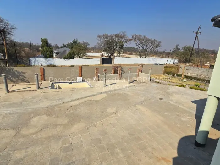 5 Bedroom House for Sale in Burnside, Bulawayo