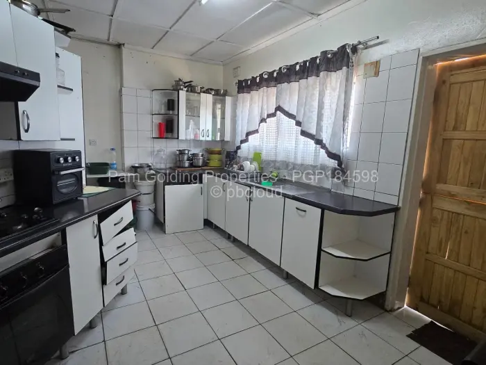 5 Bedroom House for Sale in Burnside, Bulawayo