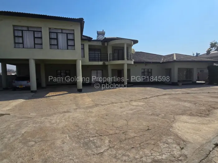 5 Bedroom House for Sale in Burnside, Bulawayo