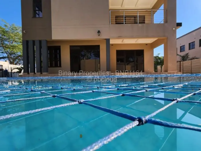 Townhouse/Complex/Cluster to Rent in Ryelands