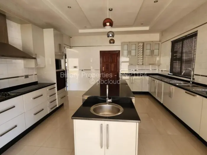 Townhouse/Complex/Cluster to Rent in Ryelands