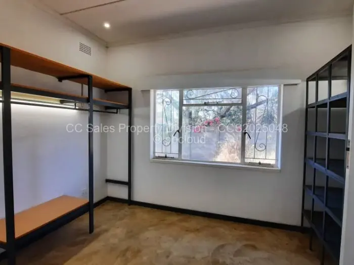 4 Bedroom House for Sale in Famona, Bulawayo