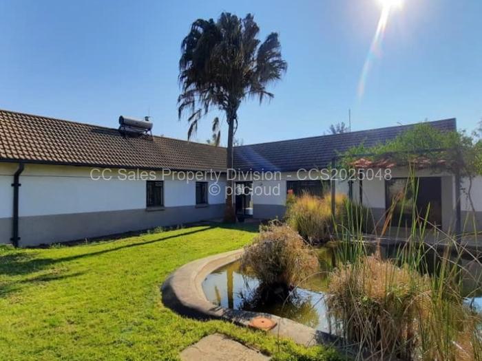4 Bedroom House for Sale in Famona, Bulawayo
