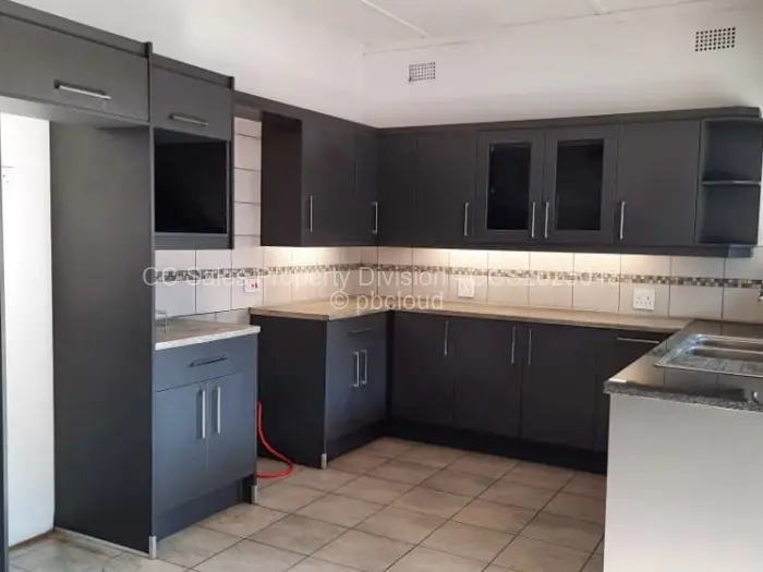 4 Bedroom House for Sale in Famona, Bulawayo
