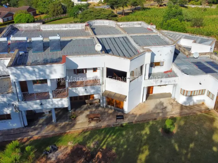 10 Bedroom House for Sale in Borrowdale, Harare