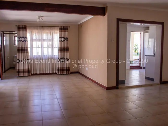 Townhouse/Complex/Cluster to Rent in Hillside Byo, Bulawayo