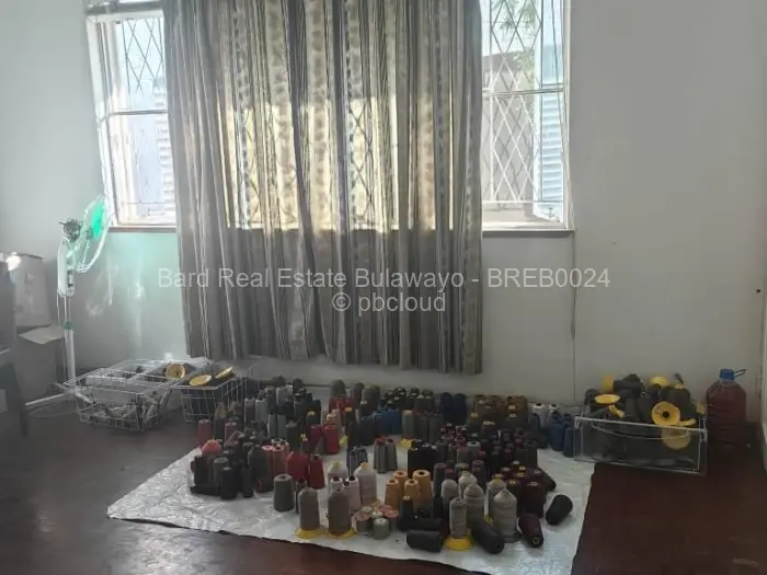 4 Bedroom House for Sale in Kumalo, Bulawayo