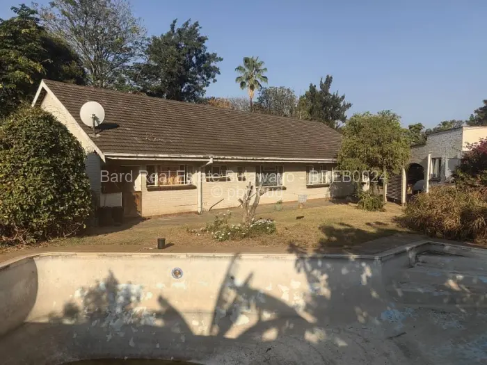 4 Bedroom House for Sale in Kumalo, Bulawayo