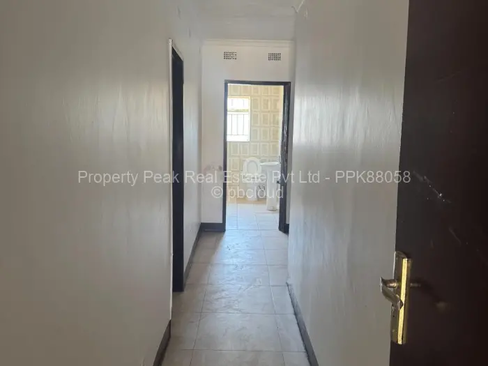 3 Bedroom House to Rent in Westlea Hre, Harare