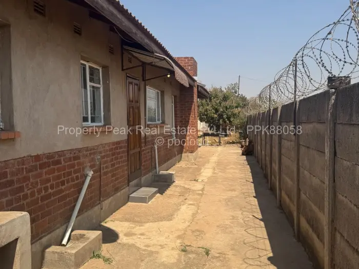 3 Bedroom House to Rent in Westlea Hre, Harare
