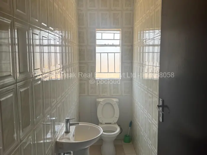 3 Bedroom House to Rent in Westlea Hre, Harare