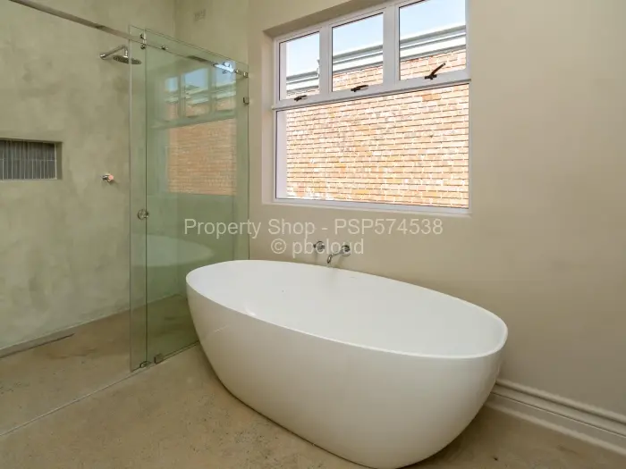 5 Bedroom House for Sale in Helensvale, Harare