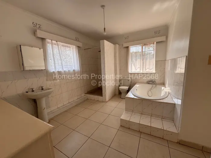 5 Bedroom House for Sale in Greendale North, Harare