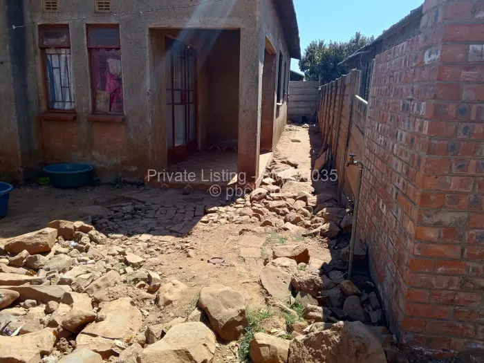 4 Bedroom House for Sale in Hatcliffe, Harare