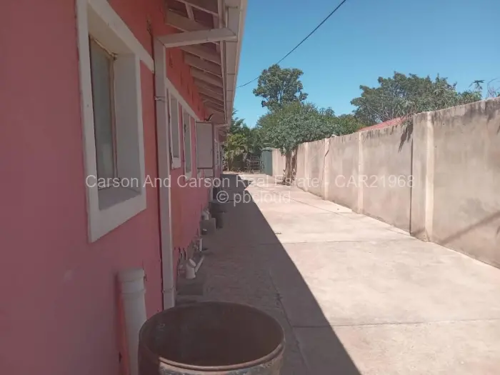 8 Bedroom House for Sale in Chinhoyi, Chinhoyi