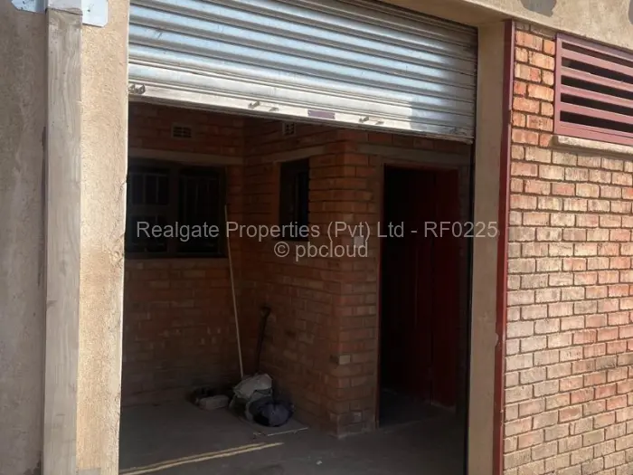 Warehouse/Industrial to Rent in Emganwini, Bulawayo