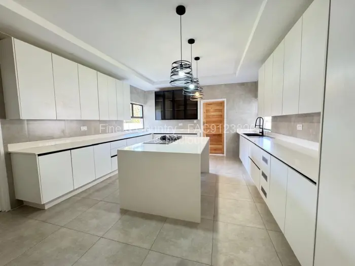 7 Bedroom House to Rent in Kambanji