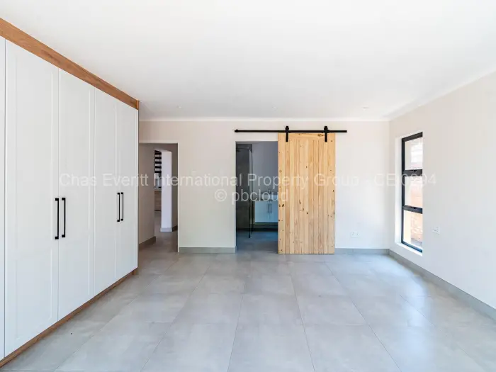 Townhouse/Cluster for Sale in Newlands, Harare