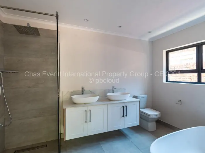 Townhouse/Cluster for Sale in Newlands, Harare