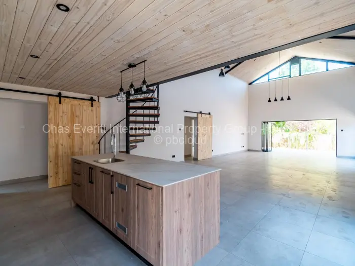 Townhouse/Cluster for Sale in Newlands, Harare