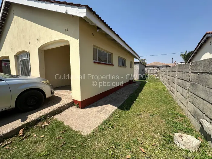 4 Bedroom House for Sale in Mainway Meadows, Harare