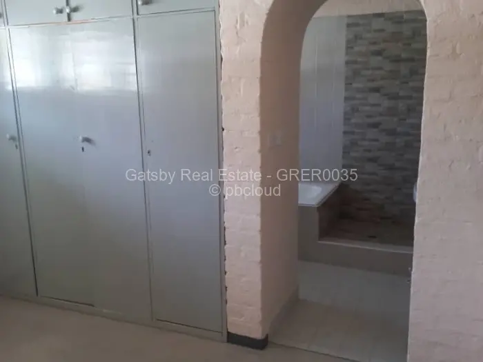 Flat/Apartment to Rent in Avondale