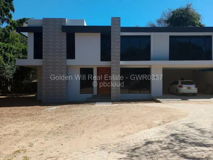 Townhouse/Complex/Cluster for Sale in Highlands, Harare