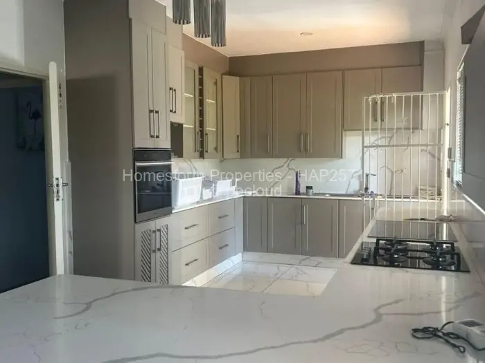 4 Bedroom House to Rent in Greystone Park