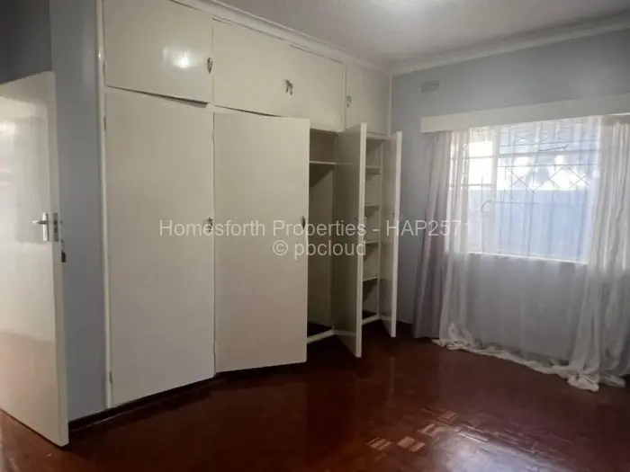 4 Bedroom House to Rent in Greystone Park