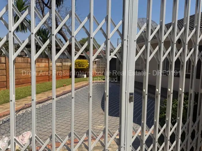 4 Bedroom House to Rent in Upper Hillside