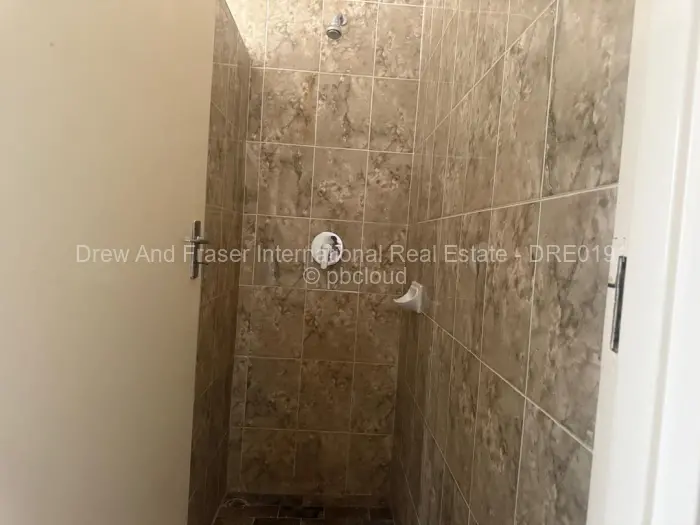 4 Bedroom House to Rent in Upper Hillside