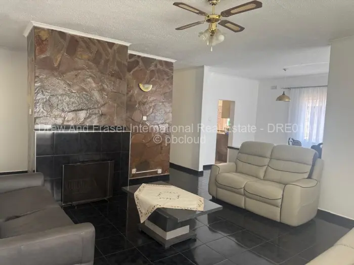 4 Bedroom House to Rent in Upper Hillside