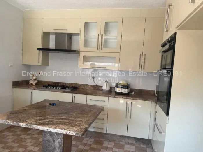 4 Bedroom House to Rent in Upper Hillside