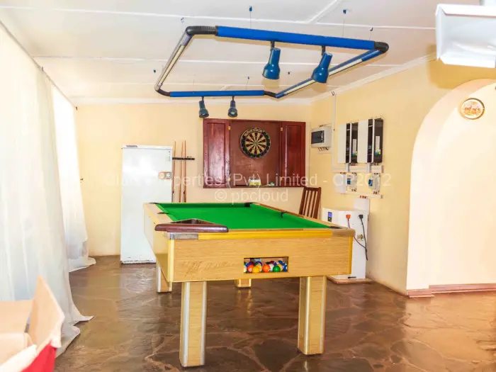 6 Bedroom House for Sale in Colne Valley, Harare