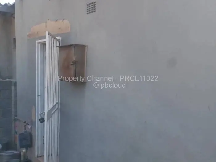 3 Bedroom House for Sale in Lobengula, Bulawayo