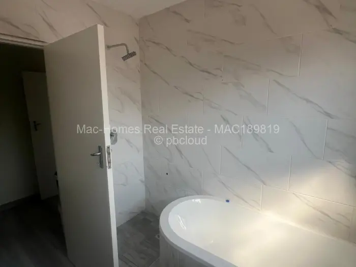 Townhouse/Complex/Cluster to Rent in Tynwald, Harare