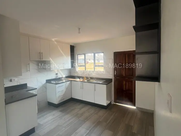 Townhouse/Complex/Cluster to Rent in Tynwald, Harare