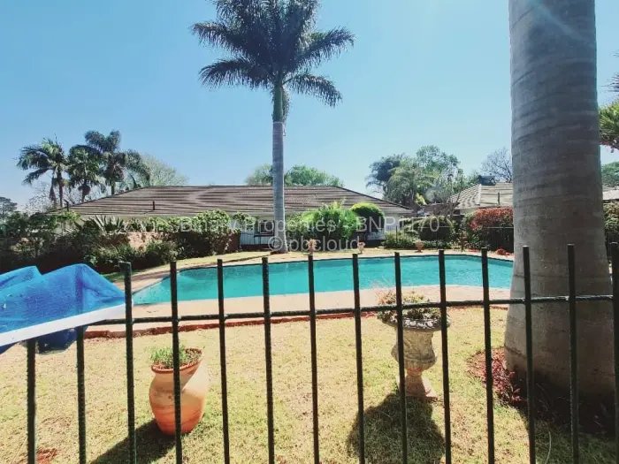 5 Bedroom House for Sale in Alexandra Park, Harare