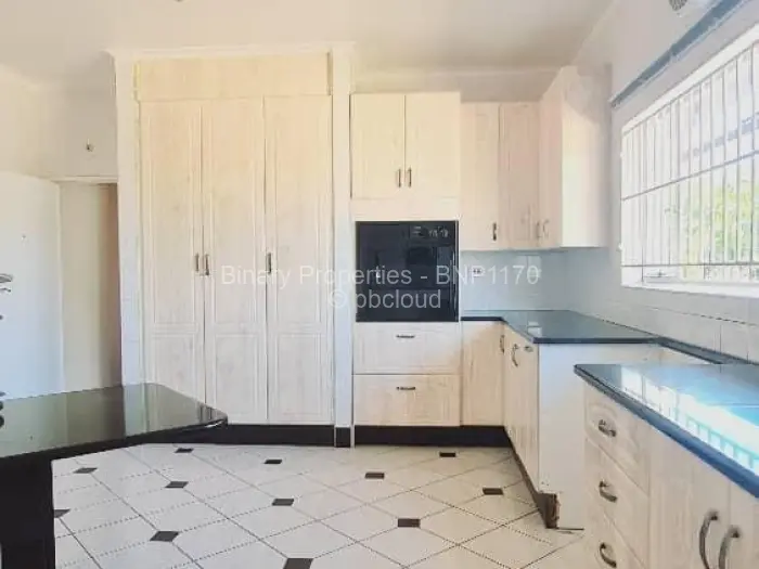 5 Bedroom House for Sale in Alexandra Park, Harare