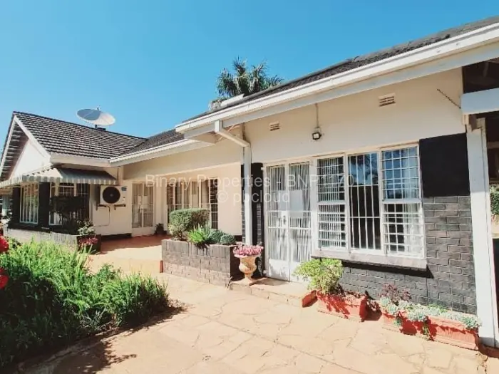5 Bedroom House for Sale in Alexandra Park, Harare