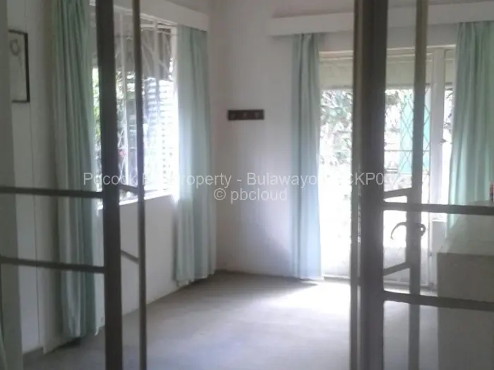 3 Bedroom House for Sale in Bradfield, Bulawayo